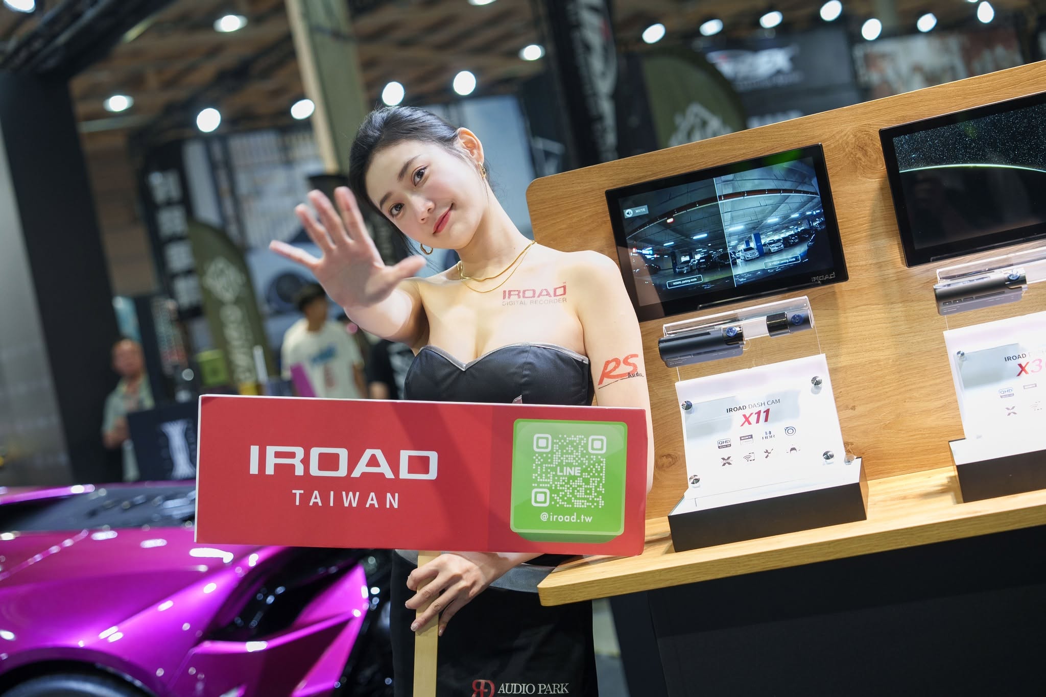 IROAD 展會攤位視覺與現場文宣品